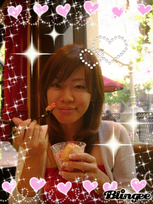 satoko eating gelato